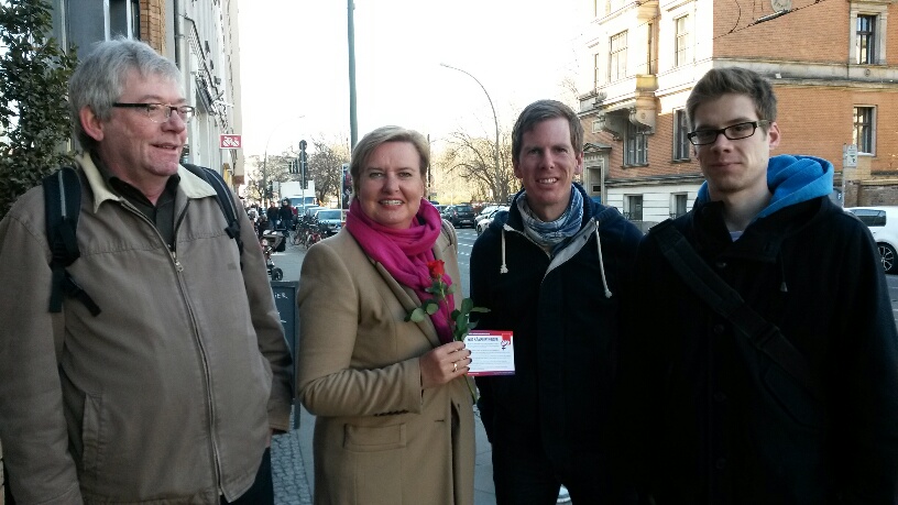 Die Bundestagsabgeordnete für Berlin Mitte, Eva Högl, mit de Genossen Peter Fässler, Andreas Schmitz und Christian Gammelin